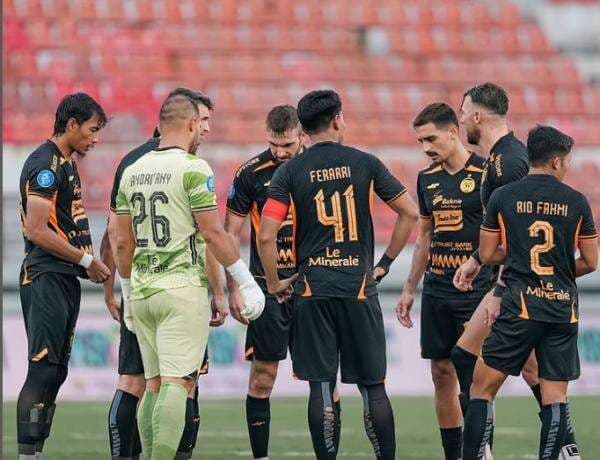 Persaingan di Liga 1 2025-2026 Diprediksi Makin Ketat, Persija Jakarta Siap Bertarung! Persaingan di Liga 1 2025-2026 Diprediksi Makin Ketat, Persija Jakarta Siap Bertarung!