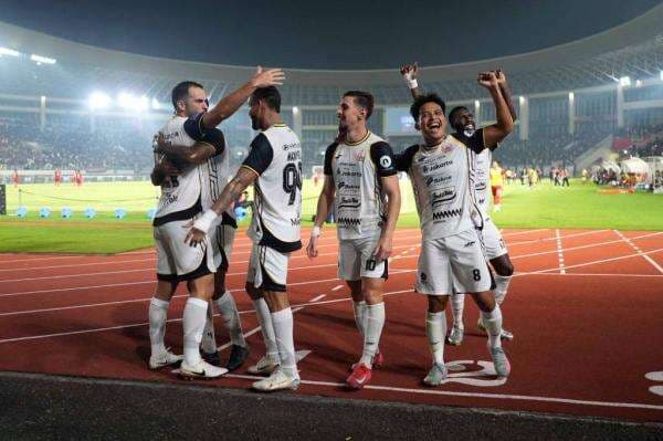 Persija Kehilangan Tiga Pemain Asing Kontra Malut United, Masih Bisa Pesta Gol? Persija Kehilangan Tiga Pemain Asing Kontra Malut United, Masih Bisa Pesta Gol?