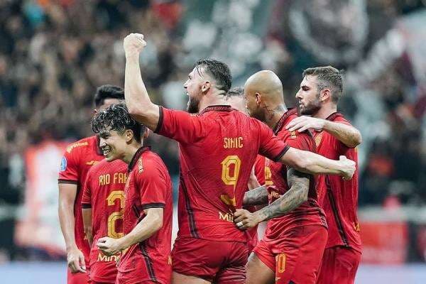 Persija Jakarta Kirim Ancaman Serius ke Persib Bandung Persija Jakarta Kirim Ancaman Serius ke Persib Bandung