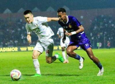 Hasil Persik Kediri vs Persis Solo di Liga 1 2024-2025: Kartu Merah hingga Lampu Stadion Mati Warnai Skor Akhir 0-0 Hasil Persik Kediri vs Persis Solo di Liga 1 2024-2025: Kartu Merah hingga Lampu Stadion Mati Warnai Skor Akhir 0-0