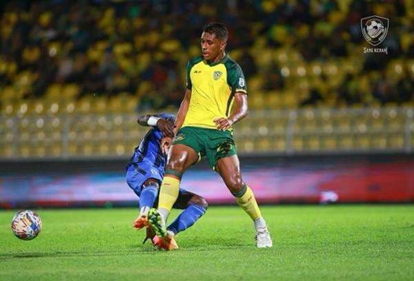 Persis Solo dan Madura United Rebutan Bek Liga Super Malaysia Persis Solo dan Madura United Rebutan Bek Liga Super Malaysia