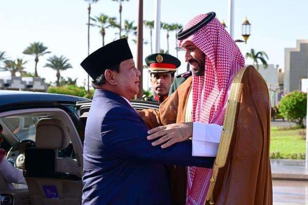 Momen Pertemuan Prabowo dengan Pangeran MBS di Istana Al-Salam Jeddah Momen Pertemuan Prabowo dengan Pangeran MBS di Istana Al-Salam Jeddah