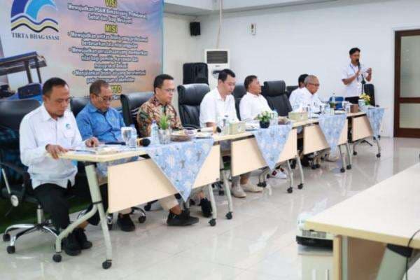 Perumda Tirta Bhagasasi Bekasi Sosialisasikan Regulasi Pengadaan Barang dan Jasa Perumda Tirta Bhagasasi Bekasi Sosialisasikan Regulasi Pengadaan Barang dan Jasa