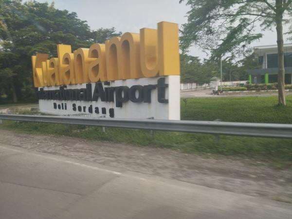 Pesawat Tujuan Indonesia Kembali Dapat Teror Bom, Mendarat Darurat di Kualanamu Pesawat Tujuan Indonesia Kembali Dapat Teror Bom, Mendarat Darurat di Kualanamu