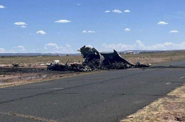 Pesawat Evakuasi Medis Jatuh dan Terbakar saat Mendarat, 4 Orang Tewas Pesawat Evakuasi Medis Jatuh dan Terbakar saat Mendarat, 4 Orang Tewas