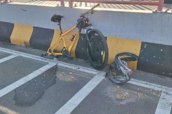 Penyebab Kecelakaan Tewaskan Pesepeda di Jembatan Suramadu, Sopir Pikap Microsleep Penyebab Kecelakaan Tewaskan Pesepeda di Jembatan Suramadu, Sopir Pikap Microsleep