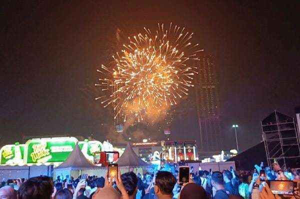 Kembang Api Hiasi Langit di Hari Pertama Jakarta Fair 2025, Intip Keseruannya! Kembang Api Hiasi Langit di Hari Pertama Jakarta Fair 2025, Intip Keseruannya!