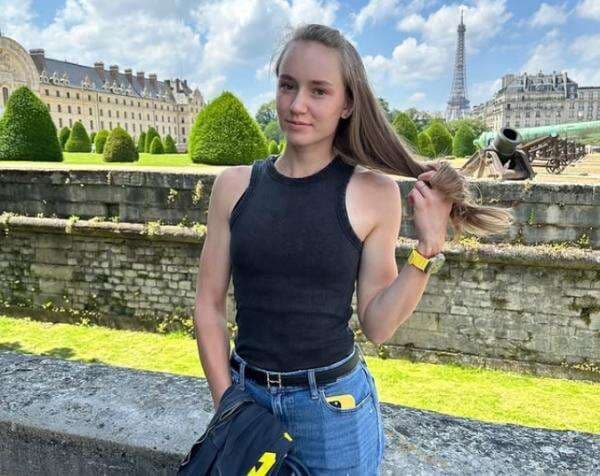 5 Petenis Supercantik yang Curi Perhatian di Wimbledon 2025, Nomor 1 Unggulan Pertama 5 Petenis Supercantik yang Curi Perhatian di Wimbledon 2025, Nomor 1 Unggulan Pertama