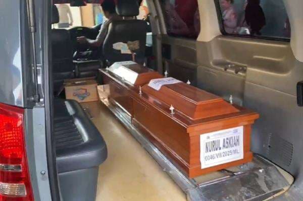 4 Korban Kebakaran Tebet Luka Bakar 100 Persen, Teridentifikasi Lewat Sampel Gigi 4 Korban Kebakaran Tebet Luka Bakar 100 Persen, Teridentifikasi Lewat Sampel Gigi