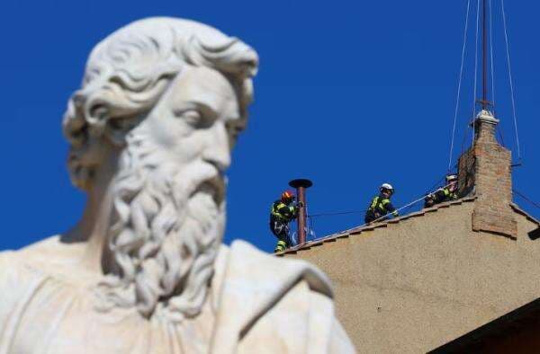 Cerobong Asap Dipasang di Kapel Sistina, Pemilihan Paus Segera Dimulai Cerobong Asap Dipasang di Kapel Sistina, Pemilihan Paus Segera Dimulai