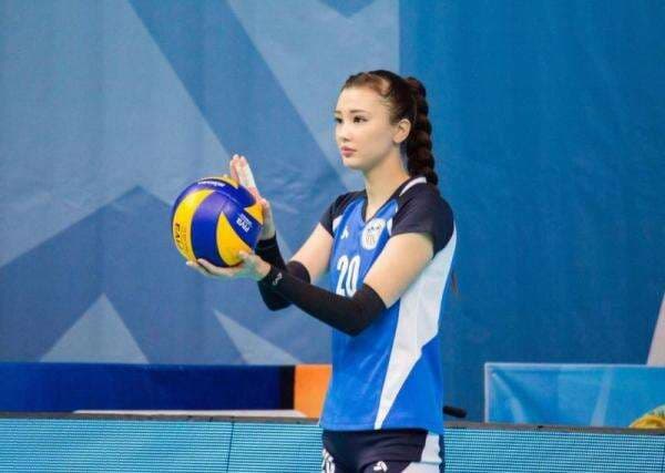 Adu Cantik Dua Pevoli Sabina Altynbekova dan Yolla Yuliana, Mana yang Lebih Memesona? Adu Cantik Dua Pevoli Sabina Altynbekova dan Yolla Yuliana, Mana yang Lebih Memesona?