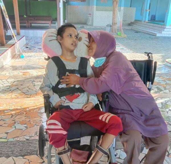 Kisah Haru Pika Sasikirana, Anak yang Diperjuangkan Ibunya Dapat Ganja Medis Telah Tutup Usia Kisah Haru Pika Sasikirana, Anak yang Diperjuangkan Ibunya Dapat Ganja Medis Telah Tutup Usia