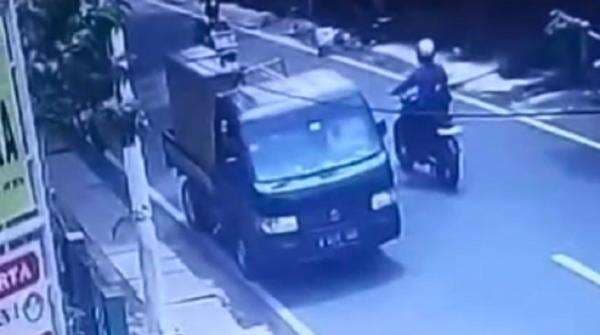 Sopir Pikap Lawan Arah Tabrak Pemotor Tewaskan Bayi di Lenteng Agung Ditangkap Sopir Pikap Lawan Arah Tabrak Pemotor Tewaskan Bayi di Lenteng Agung Ditangkap