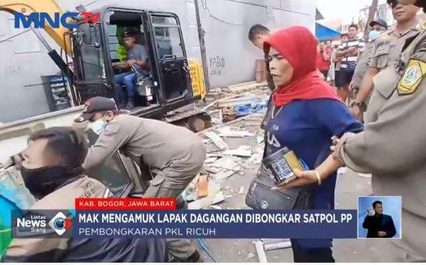 Pembongkaran Lapak PKL Ricuh Pembongkaran Lapak PKL Ricuh