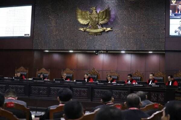 PKS Apresiasi 3 Hakim Konstitusi yang Sampaikan Dissenting Opinion