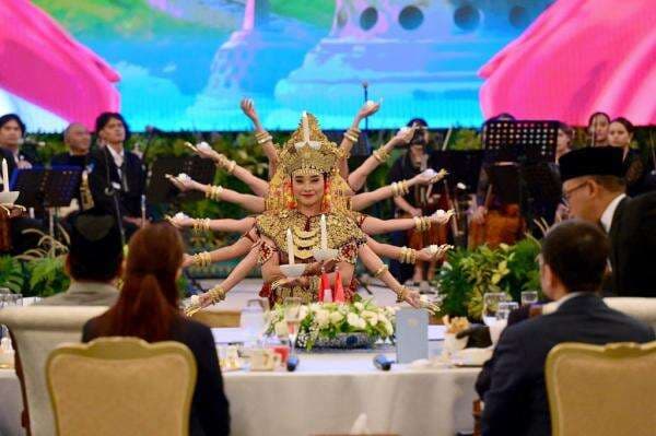 Sop Buntut-Wingko Babat jadi Hidangan Makan Siang Prabowo dan PM China Sop Buntut-Wingko Babat jadi Hidangan Makan Siang Prabowo dan PM China