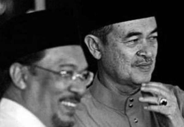 Anwar Ibrahim Kenang Eks PM Malaysia Abdullah Ahmad Badawi: Negarawan yang Membumi Anwar Ibrahim Kenang Eks PM Malaysia Abdullah Ahmad Badawi: Negarawan yang Membumi