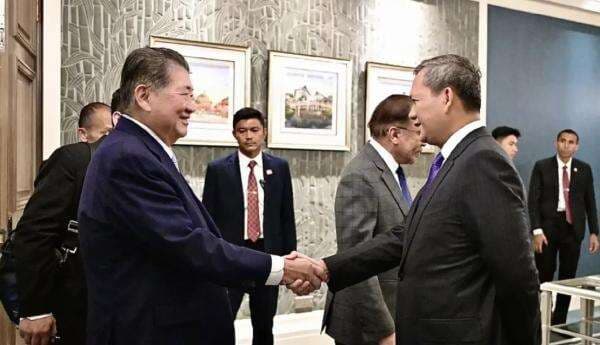 Breaking News: Thailand-Kamboja Sepakati Gencatan Senjata Breaking News: Thailand-Kamboja Sepakati Gencatan Senjata