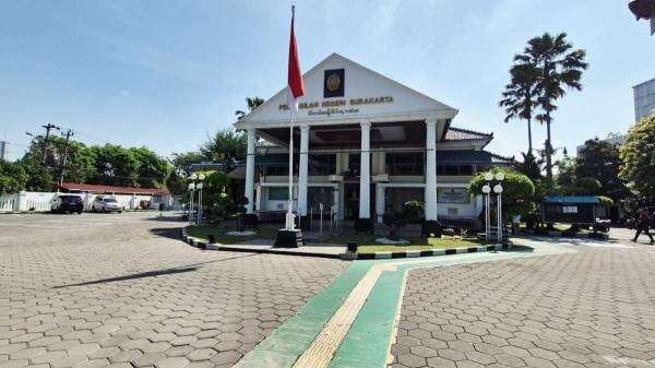 PN Solo Putuskan Gugatan Ijazah Jokowi Gugur PN Solo Putuskan Gugatan Ijazah Jokowi Gugur