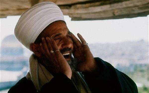 Podcaster Amerika Terkejut Mendengar Adzan di Abu Dhabi, Netizen: Indahnya Toleransi Podcaster Amerika Terkejut Mendengar Adzan di Abu Dhabi, Netizen: Indahnya Toleransi