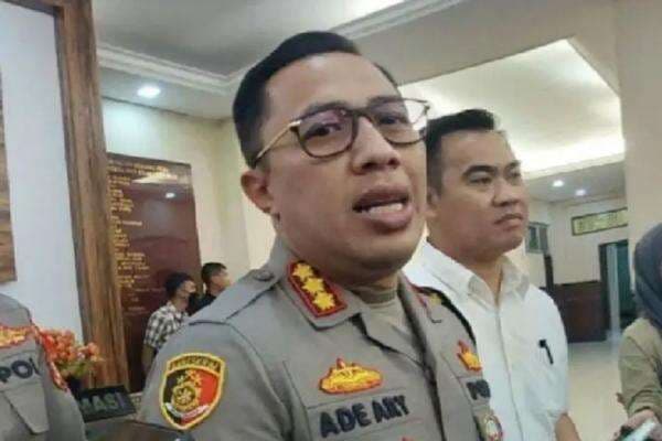 Polda Metro Jaya Luncurkan Hotline 110, Petugas Siaga 24 Jam untuk Layani Pemudik Polda Metro Jaya Luncurkan Hotline 110, Petugas Siaga 24 Jam untuk Layani Pemudik