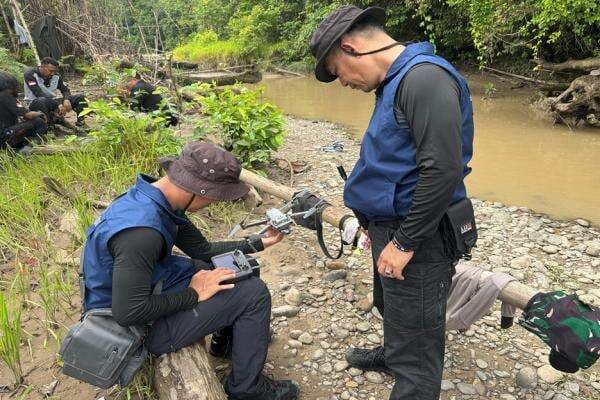 Polisi Olah TKP di Tempat Terakhir Hilangnya Iptu Tomi Samuel Marbun Polisi Olah TKP di Tempat Terakhir Hilangnya Iptu Tomi Samuel Marbun
