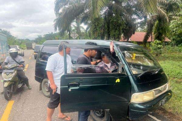 Polisi Tangkap Pelaku Penimbunan BBM Bersubsidi, 800 Liter Pertalite Disita Polisi Tangkap Pelaku Penimbunan BBM Bersubsidi, 800 Liter Pertalite Disita