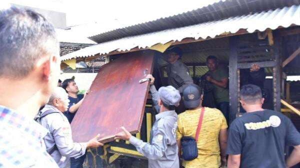 Polisi Bongkar Kios Obat Terlarang di Bojong Koneng Bandung, Pemiliknya Ditangkap Polisi Bongkar Kios Obat Terlarang di Bojong Koneng Bandung, Pemiliknya Ditangkap