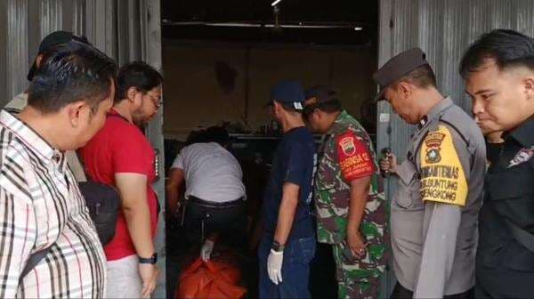 Diduga Depresi, Pria Asal Bekasi Ditemukan Tewas Tergantung di Batam Diduga Depresi, Pria Asal Bekasi Ditemukan Tewas Tergantung di Batam