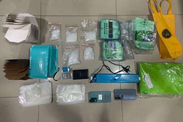 Gerebek Indekos di Jakpus, Polisi Temukan 2,5 Kg Sabu! Gerebek Indekos di Jakpus, Polisi Temukan 2,5 Kg Sabu!