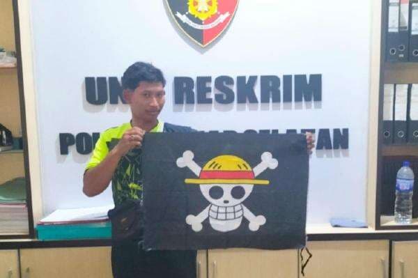 Viral Pemuda di Muarojambi Diamankan Polisi gegara Pasang Bendera One Piece di Mobil Viral Pemuda di Muarojambi Diamankan Polisi gegara Pasang Bendera One Piece di Mobil