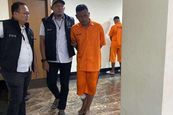 Tampang Pembunuh Balita yang Tewas Terbakar di Kosambi Tangerang Tampang Pembunuh Balita yang Tewas Terbakar di Kosambi Tangerang