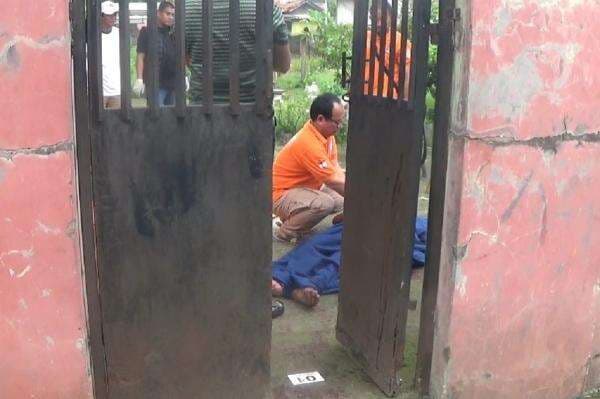 Terungkap! Pria Tewas Dibacok OTK dalam Rumah di Purwakarta Ternyata Mantan Ketua Ormas Terungkap! Pria Tewas Dibacok OTK dalam Rumah di Purwakarta Ternyata Mantan Ketua Ormas