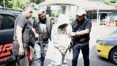 Polisi Tangkap Sopir Truk yang Gelapkan Beras Premium 15 Ton di Jakbar Polisi Tangkap Sopir Truk yang Gelapkan Beras Premium 15 Ton di Jakbar