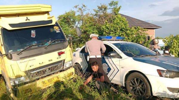 Polisi Kejar-kejaran dengan Sopir Truk yang Kabur Usai Tabrak Pemotor di Aceh Polisi Kejar-kejaran dengan Sopir Truk yang Kabur Usai Tabrak Pemotor di Aceh