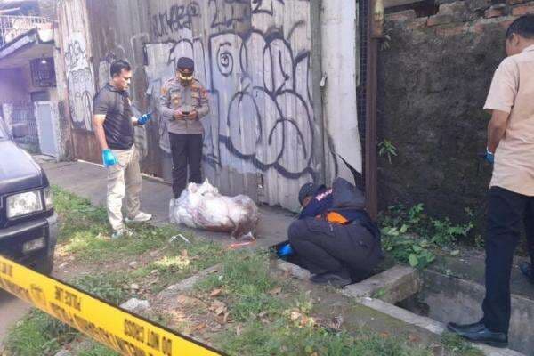 Polres Tangerang: Ada Luka Benda Tajam di Wajah dan Tangan Mayat Dalam Karung Polres Tangerang: Ada Luka Benda Tajam di Wajah dan Tangan Mayat Dalam Karung