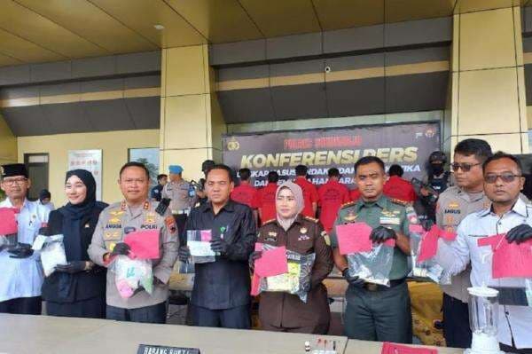 Polisi Bongkar Sindikat Peredaran Sabu Kelas Kakap di Sukoharjo, 5 Orang Ditangkap Polisi Bongkar Sindikat Peredaran Sabu Kelas Kakap di Sukoharjo, 5 Orang Ditangkap