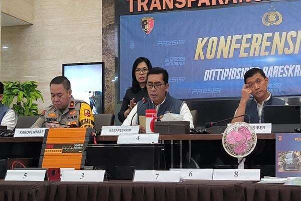 Polri Pastikan Usut Tuntas Kasus Dugaan Teror Kepala Babi ke Kantor Tempo Polri Pastikan Usut Tuntas Kasus Dugaan Teror Kepala Babi ke Kantor Tempo