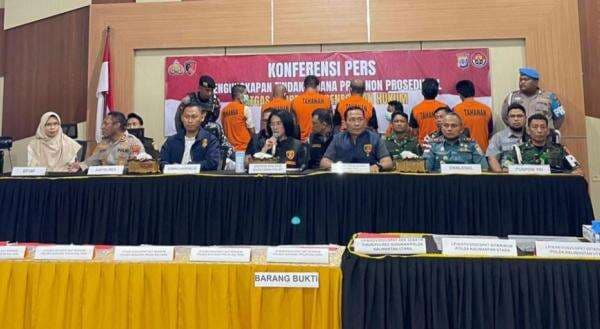 Polri Ungkap 9 Kasus TPPO PMI Ilegal di Kaltara, 82 Korban Diselamatkan Polri Ungkap 9 Kasus TPPO PMI Ilegal di Kaltara, 82 Korban Diselamatkan