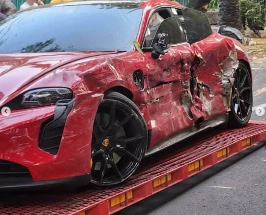 Ringsek Usai Tabrakan dengan HR-V, Segini Harga Porsche Taycan Ringsek Usai Tabrakan dengan HR-V, Segini Harga Porsche Taycan