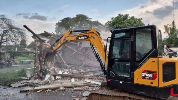 Posko GRIB Jaya di Lahan BMKG Tangsel Dirobohkan, Polisi Tangkap Sejumlah Orang Posko GRIB Jaya di Lahan BMKG Tangsel Dirobohkan, Polisi Tangkap Sejumlah Orang