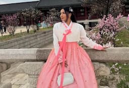 Potret Cantik Siva Aprilia Pakai Hanbok, Manisnya Sudah Mirip Orang Korea
