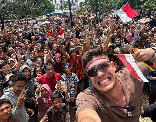 Potret Aisar Khaled, Influencer yang Dekati Fuji Diduga untuk Gimmick Potret Aisar Khaled, Influencer yang Dekati Fuji Diduga untuk Gimmick