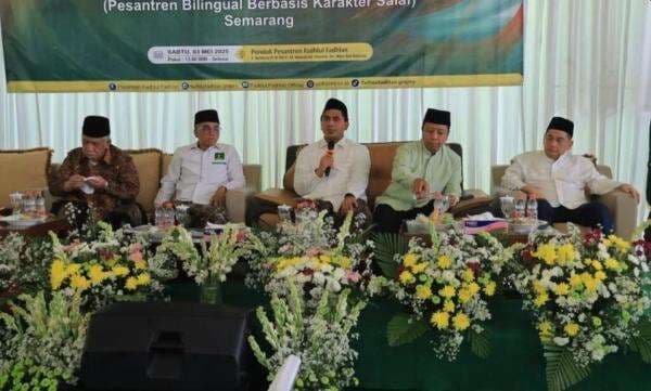 Jelang Muktamar, Gus Yasin Beri Sinyal Dukung Agus Suparmanto Jadi Ketum PPP Jelang Muktamar, Gus Yasin Beri Sinyal Dukung Agus Suparmanto Jadi Ketum PPP