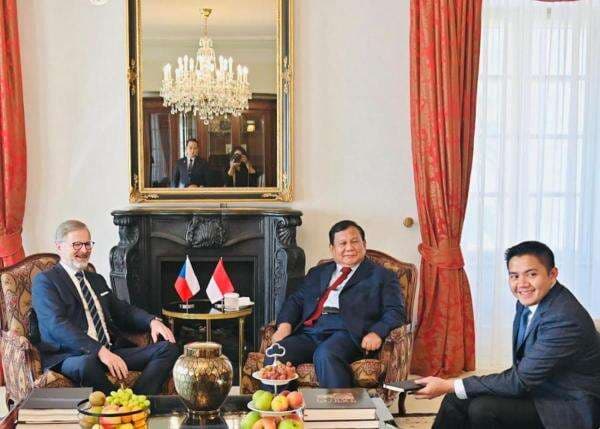 Bertemu PM Ceko Petr Fiala, Presiden Prabowo Transit di Praha Bertemu PM Ceko Petr Fiala, Presiden Prabowo Transit di Praha