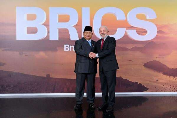 Prabowo Hadiri KTT BRICS, Seskab Teddy: Perkuat Posisi Indonesia di Kancah Global Prabowo Hadiri KTT BRICS, Seskab Teddy: Perkuat Posisi Indonesia di Kancah Global