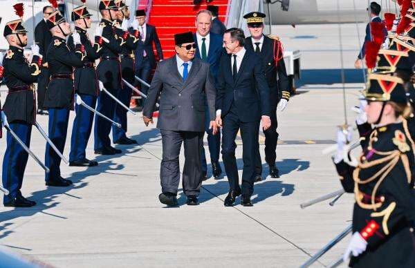 Prabowo Tiba di Paris, akan Jadi Tamu Kehormatan Bastille Day Prabowo Tiba di Paris, akan Jadi Tamu Kehormatan Bastille Day