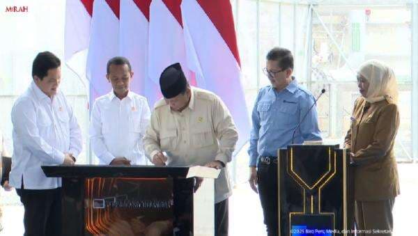 Prabowo Resmikan Smelter Emas Freeport di Gresik Senilai Rp10 Triliun Prabowo Resmikan Smelter Emas Freeport di Gresik Senilai Rp10 Triliun