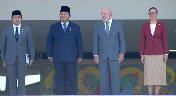 Momen Prabowo Disambut Upacara Kenegaraan di Istana Kepresidenan Brasil Momen Prabowo Disambut Upacara Kenegaraan di Istana Kepresidenan Brasil