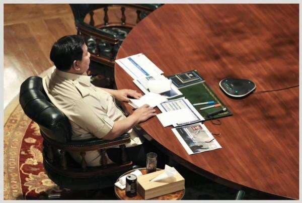 Ratas Akhir Pekan di Hambalang, Prabowo Bahas Karhutla Ratas Akhir Pekan di Hambalang, Prabowo Bahas Karhutla